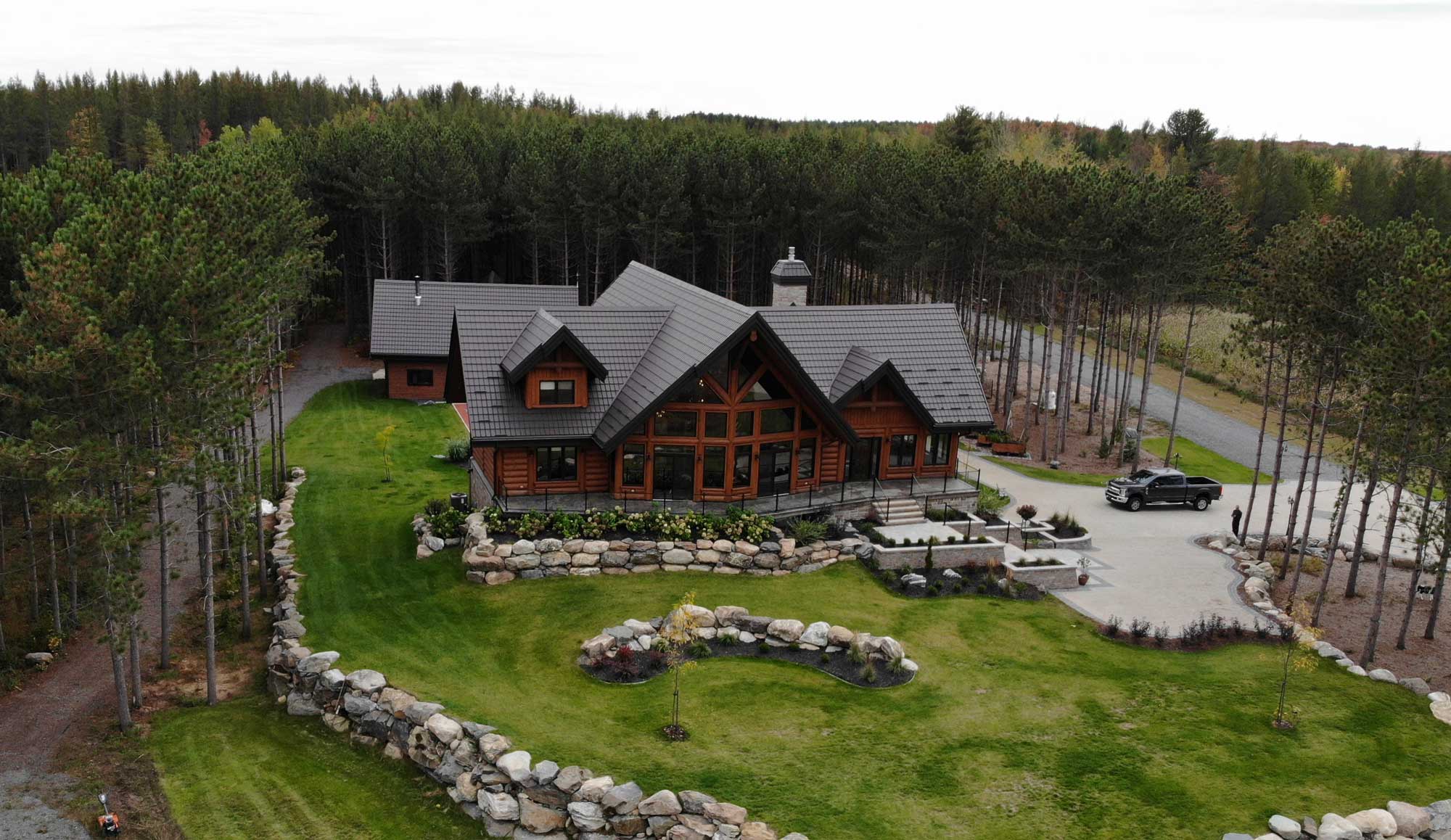 chalet en bois rond préfabriqué